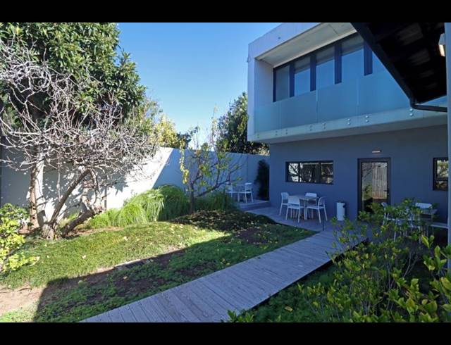 66.20M² BUSINESS TO LET IN PARKMORE